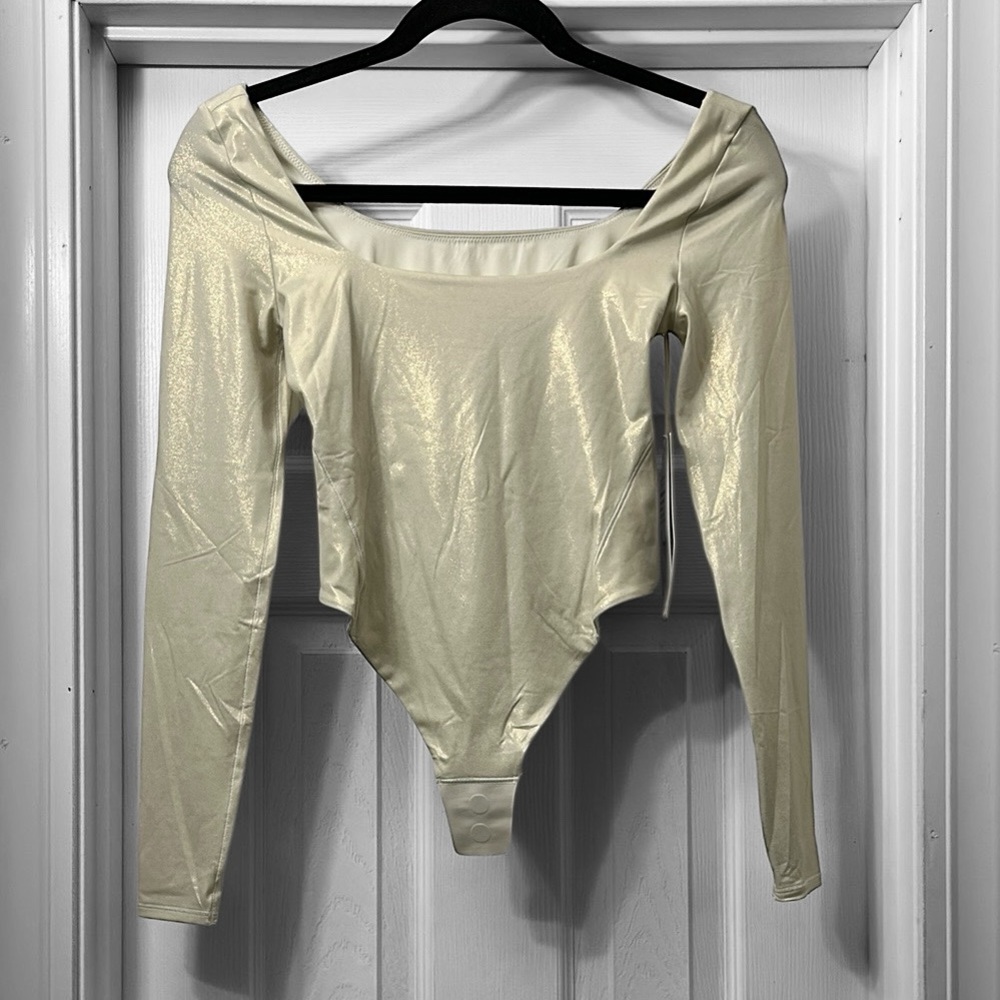 New! lululemon athletica Wundermost Ultra-soft NuluT™ Square-Neck LS Bodysuit